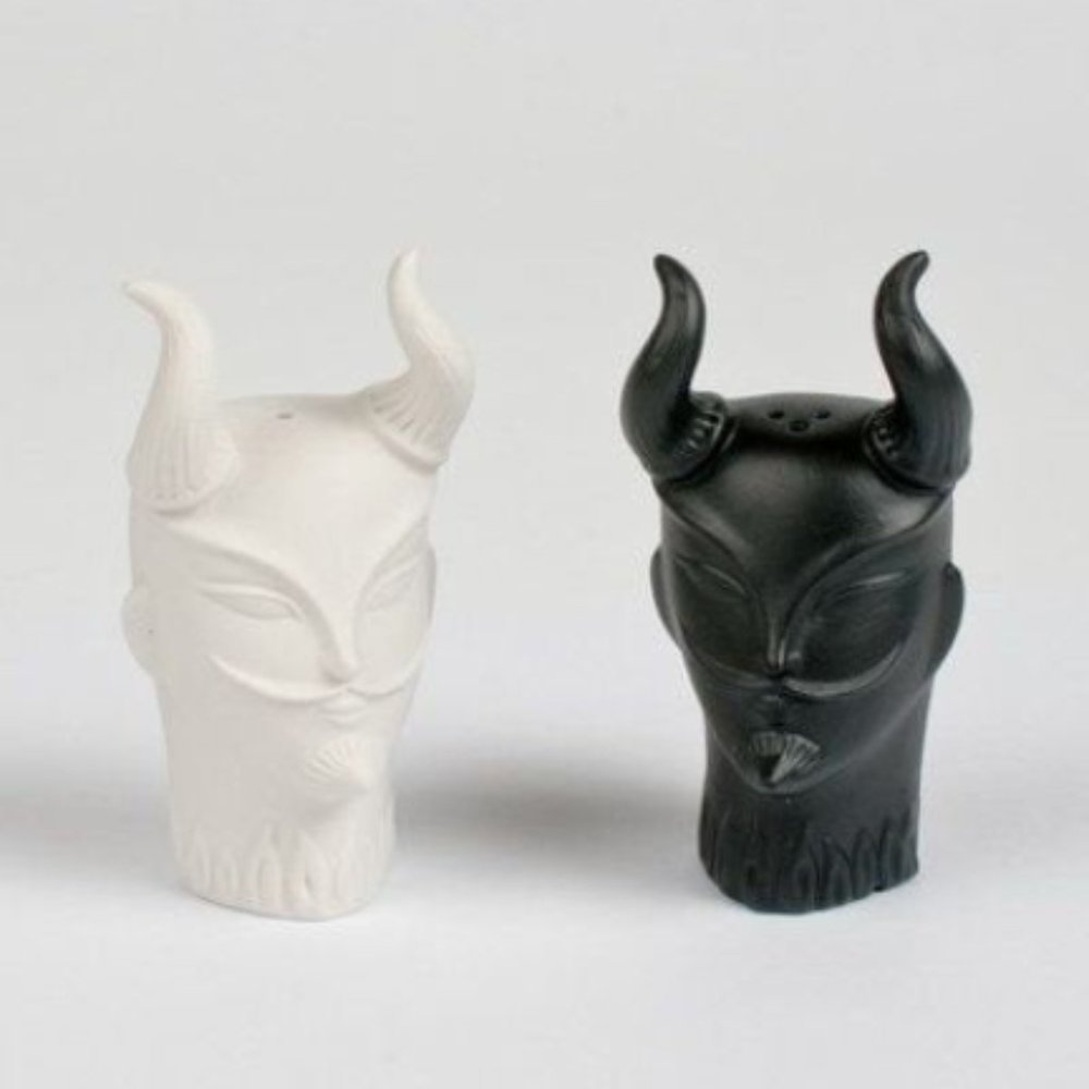 JONATHAN ADLER DEVIL Salt & Pepper Shakers Porcela